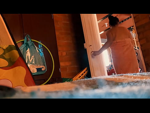 ❤️ My oom volg my in die stort, hy naai my terwyl ek stort. ❤️ Russiese pornografie by ons ❌️