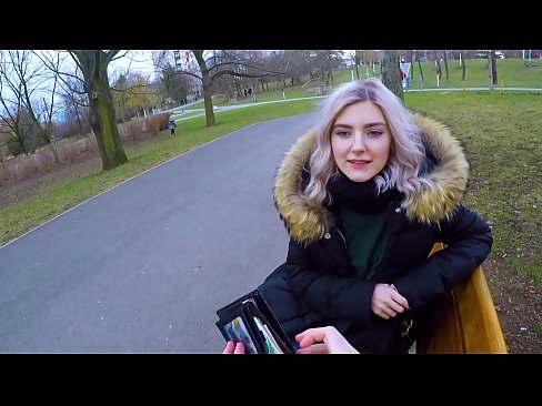 ❤️ Sluk 'n vreemdeling se warm kom vir geld - blowjob in the park deur Eva Elfie ❤️ Russiese pornografie by ons ❌️